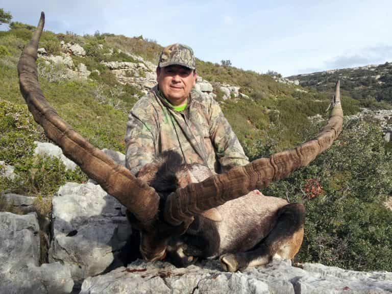 Твій гід в світі полювання Vepr Safari Полювання на козерога в Іспанії.