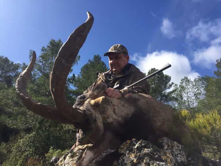 Твій гід в світі полювання Vepr Safari Полювання на козерога в Іспанії.