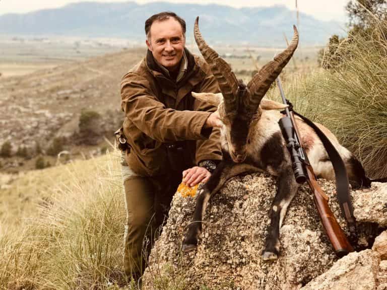 Твій гід в світі полювання Vepr Safari Полювання на козерога в Іспанії.
